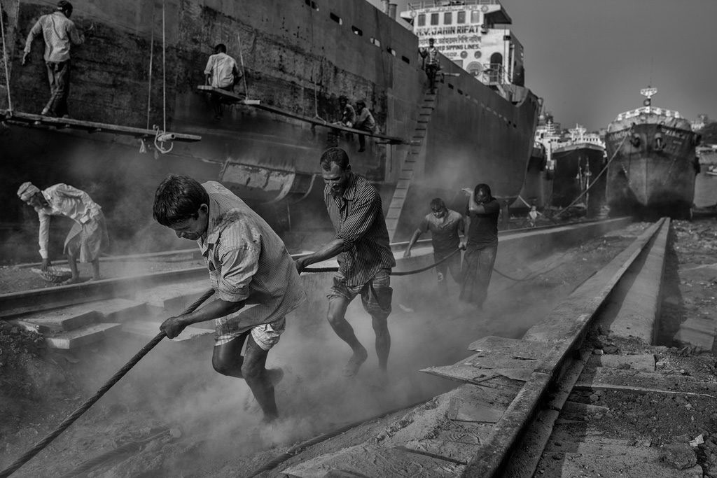 © De Bettio Mauro, People & Street Photography Category, FIOF Italy International Phorography Awards - FIIPA