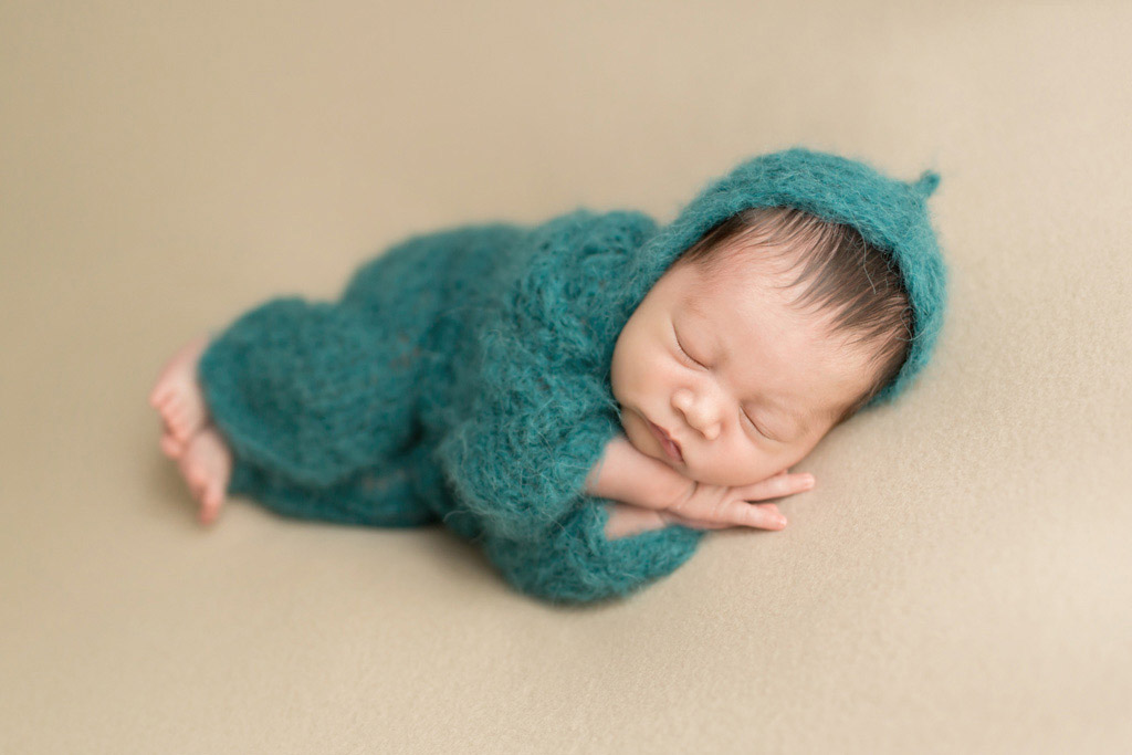 Cozy, © Rasa de Verneuil, Belgium, Newborns Photo Contest