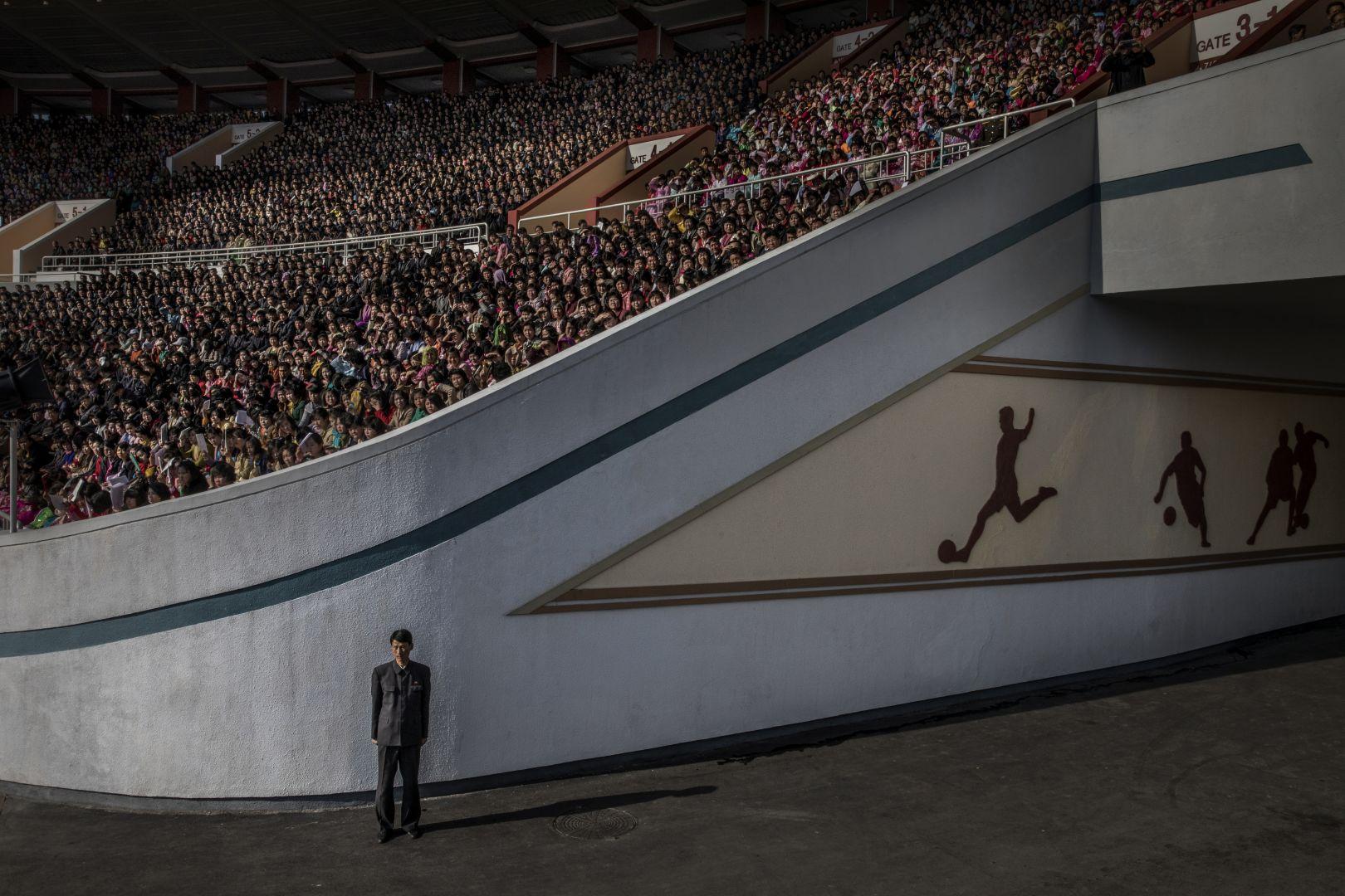 © Roger Turesson, 3rd prize singles, World Press Photo Contest